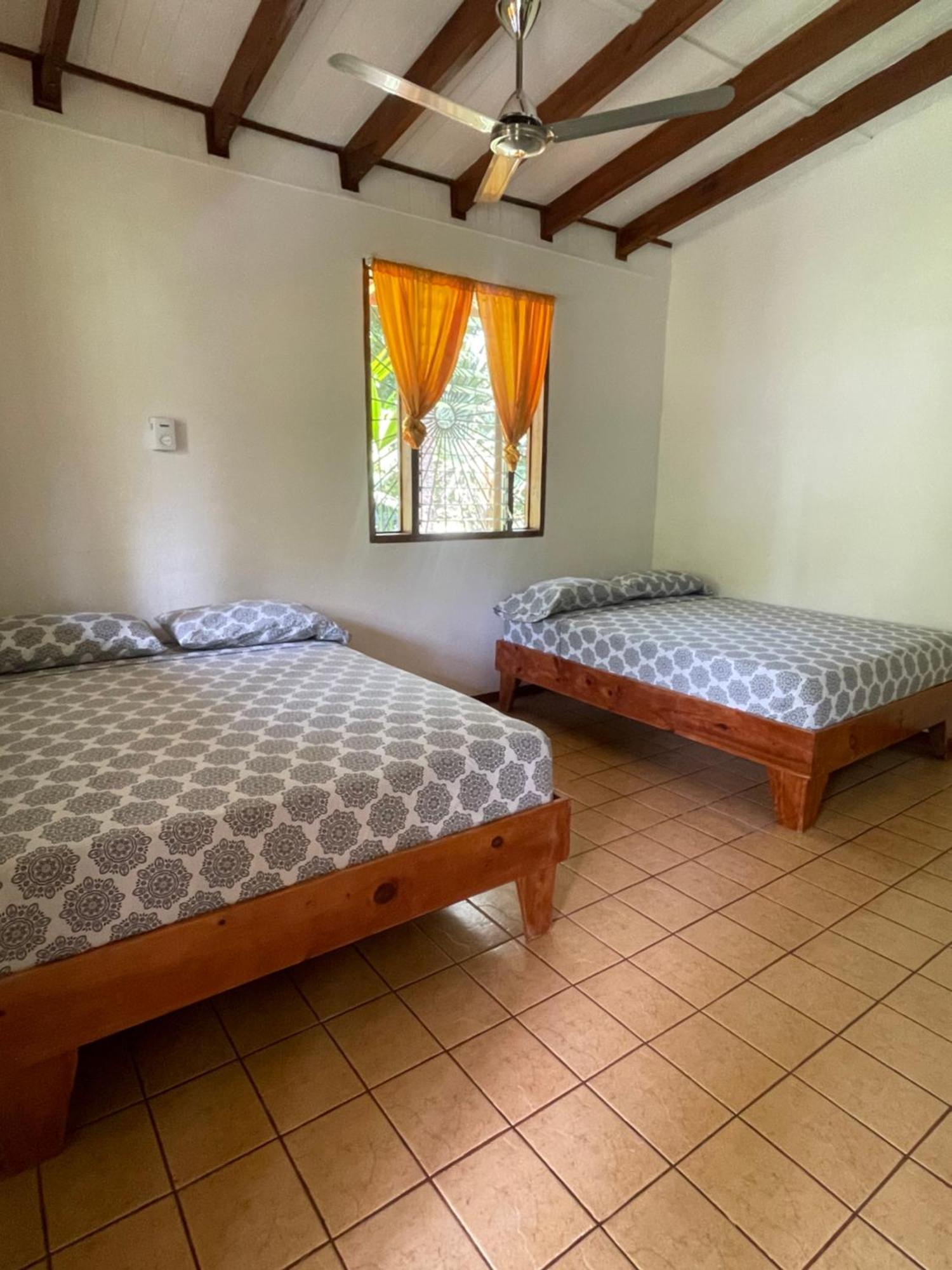Cabinas Caribe Luna 卡维塔 外观 照片