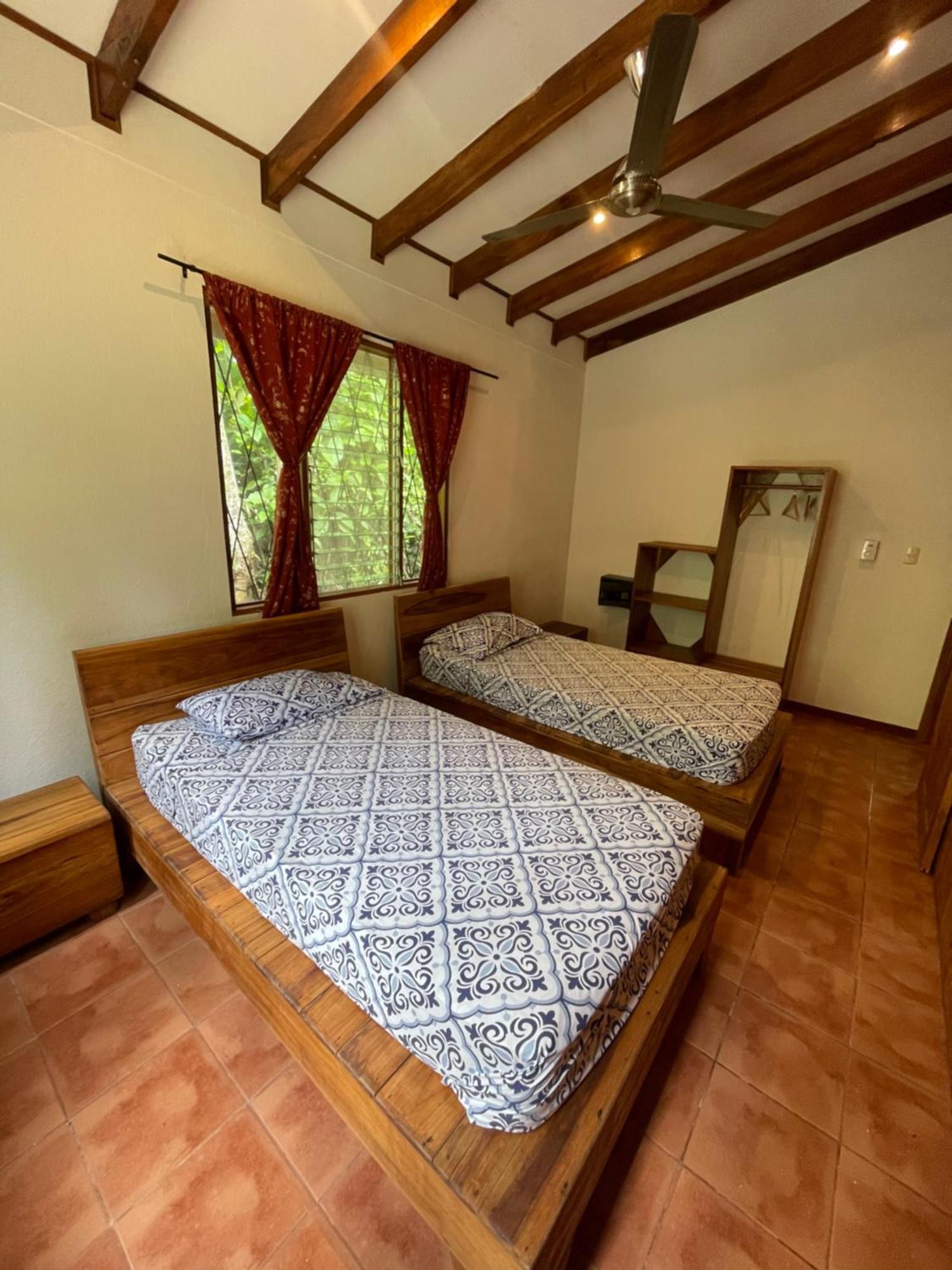 Cabinas Caribe Luna 卡维塔 外观 照片
